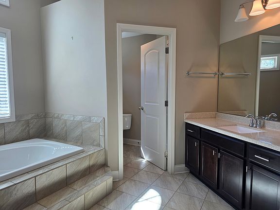 5th image of 1183 Westland Gardens Blvd
