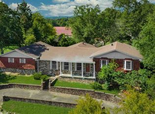 108 Cedarcrest Dr, Morrilton, AR 72110