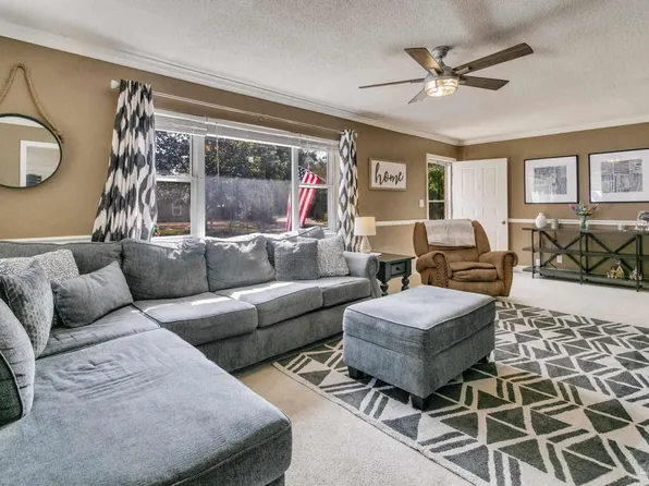 5385 Park Ln, Milton, FL 32570