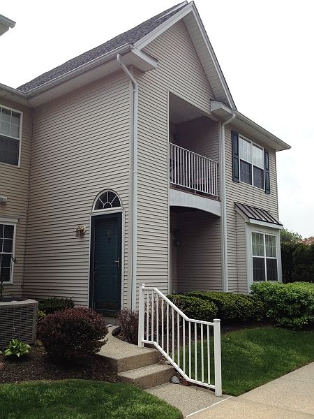 1st image of 108 Cambridge Ct