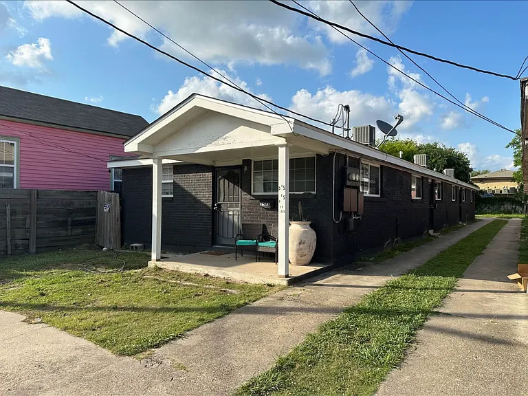 2523 Saint Ann St #C — Photo 2
