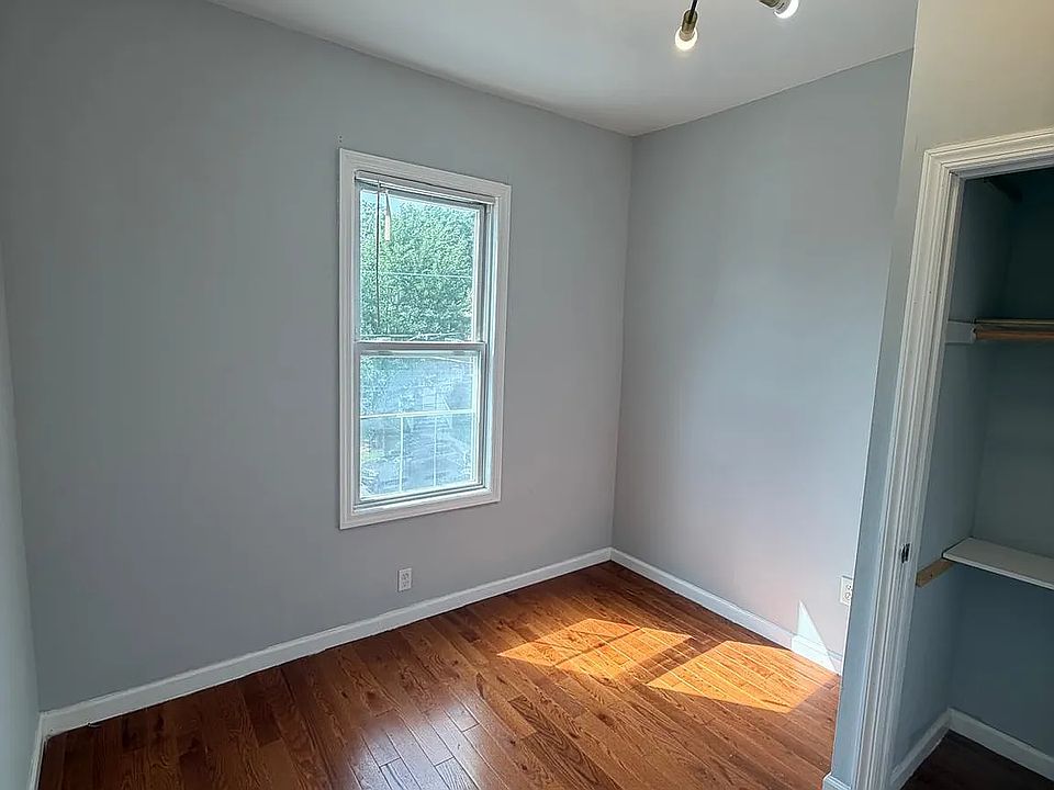 1st image of 886 S 17th St