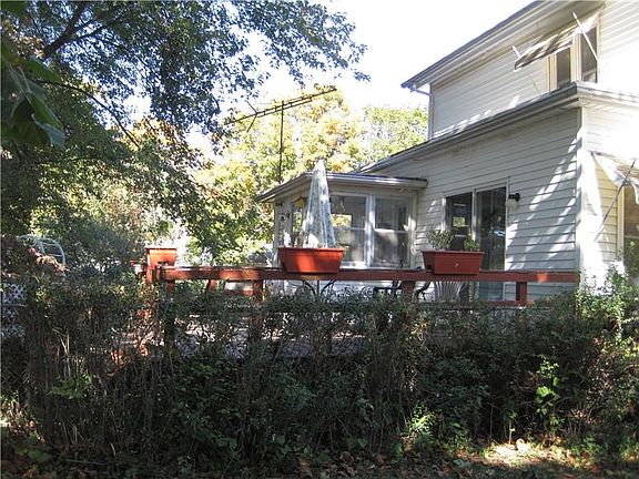 2nd image of 1062 E 2nd Ave
