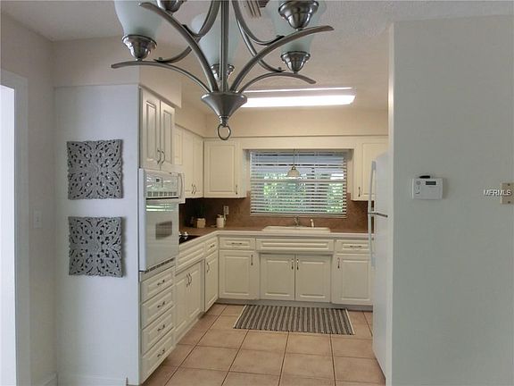 3rd image of 627 Holland Ave