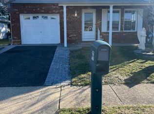 99 Rodhos St, Toms River, NJ 08757