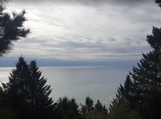 1294 Hillside Dr, Whitethorn, CA 95589