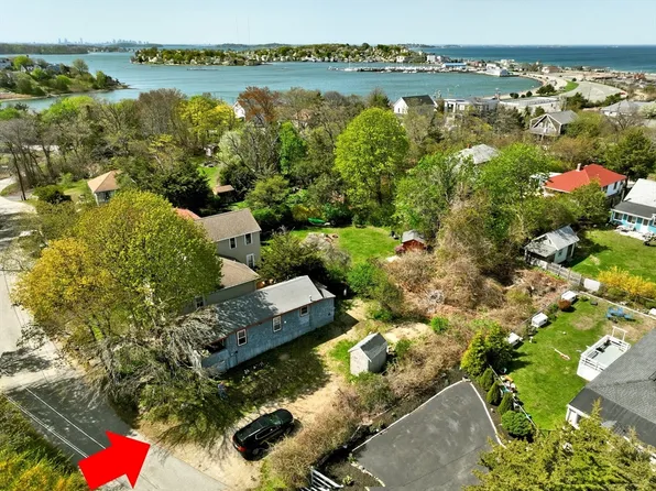 40 Rockaway Ave, Hull, MA 02045