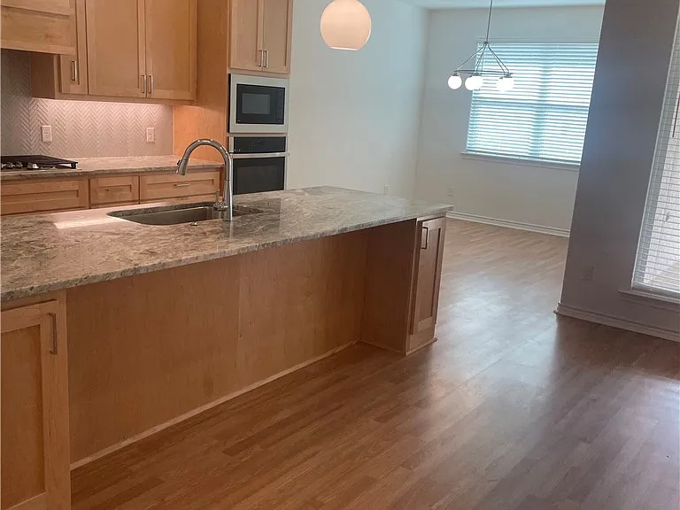 2915 Bombay Ct — Photo 6