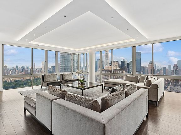 2nd image of 101 W 67th St #50DEF