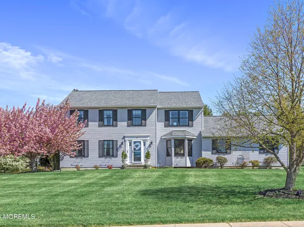 8 Alexander Drive, Allentown, NJ 08501