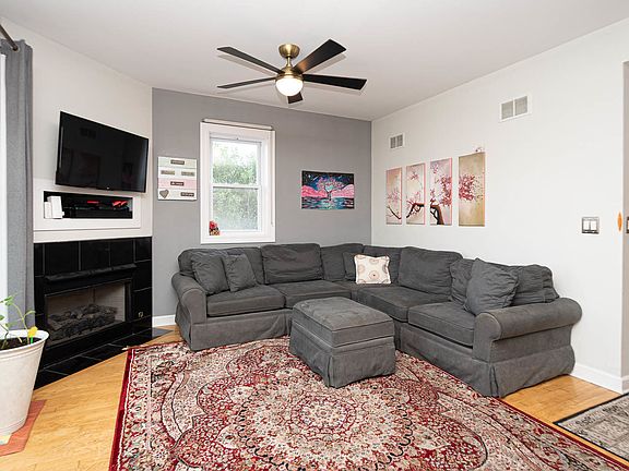 2nd image of 6051 N Mozart St APT 4