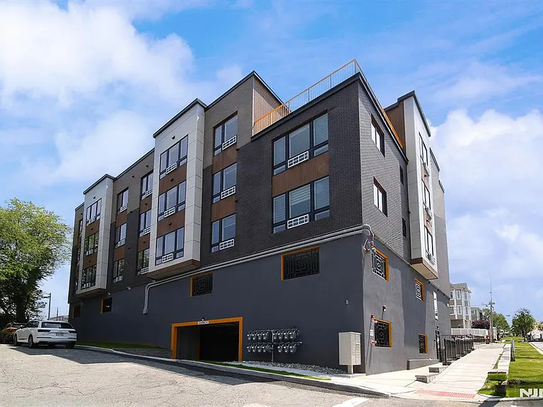401 E Central Blvd #2A — Photo 2