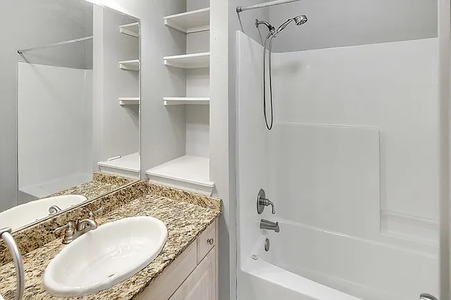 415 Forest Dr — Photo 2