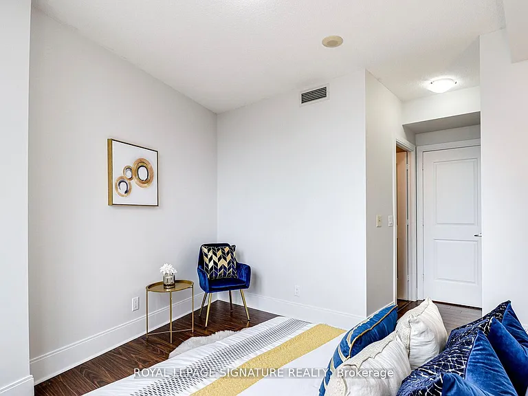 330 Burnhamthorpe Rd W #1602 — Photo 22