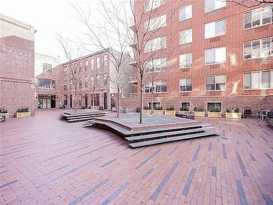 Sold by Avenue Sotheby's International Realty | media 9