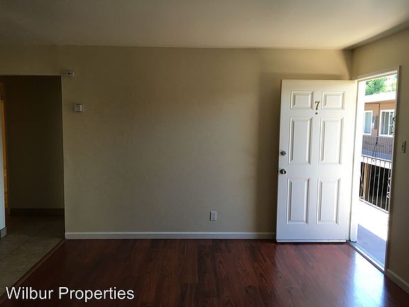 2nd image of 1670 Union Ave APT 09