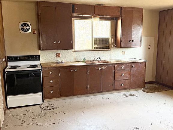 4th image of 179 Francis St