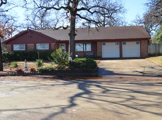 6 Kingston Ct, Bedford, TX 76022