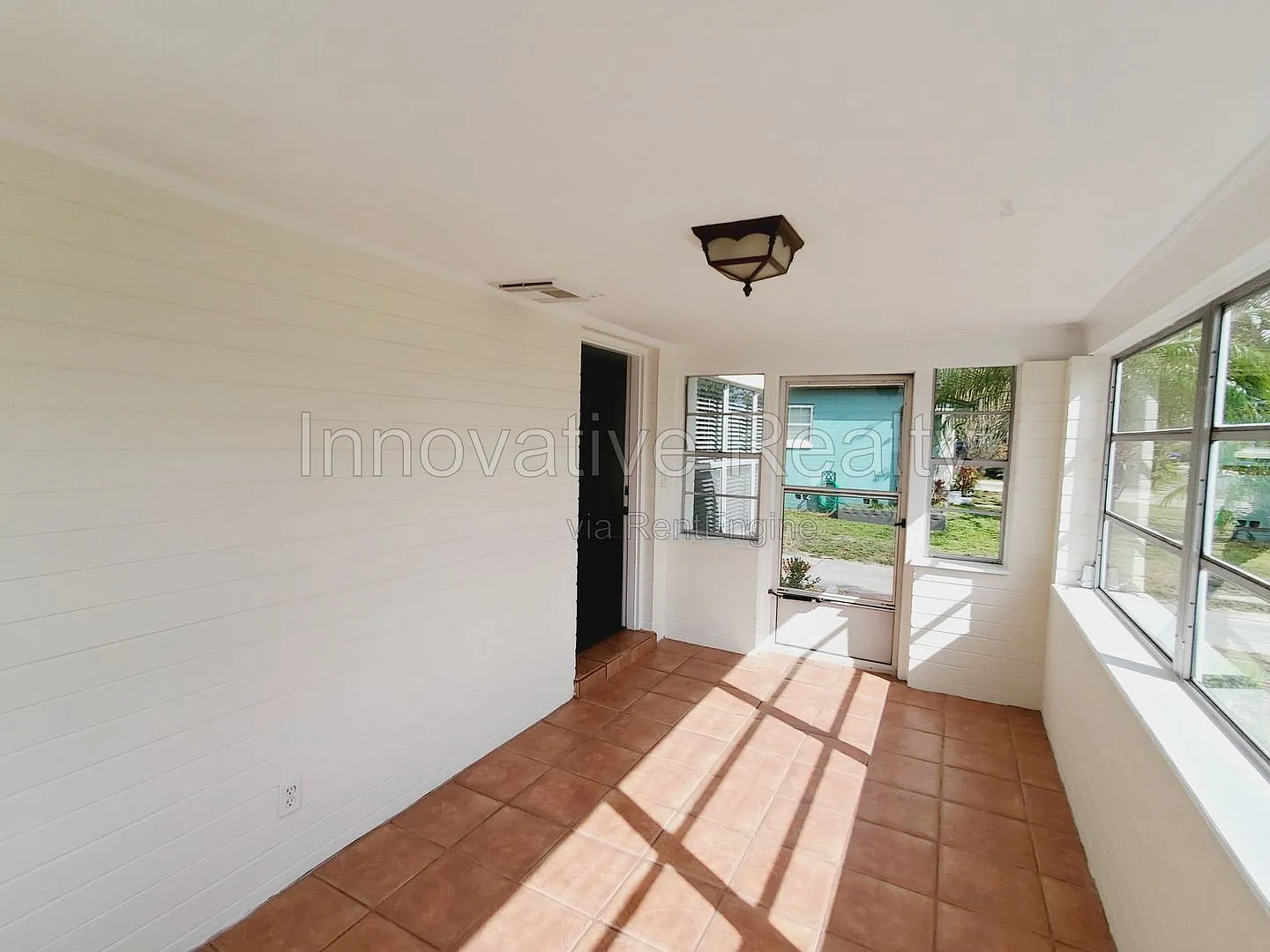 3 bed, 2.0 bath, 1580 sqft, $3,195 — Photo 4