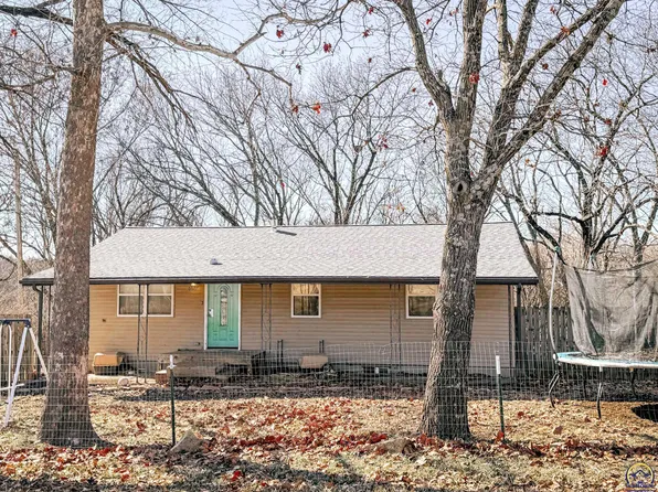 6627 NW Elmont Rd, Topeka, KS 66618