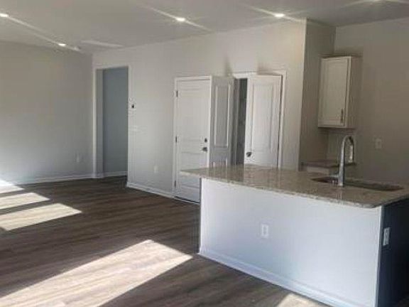 4th image of 206 Gumwood Cir