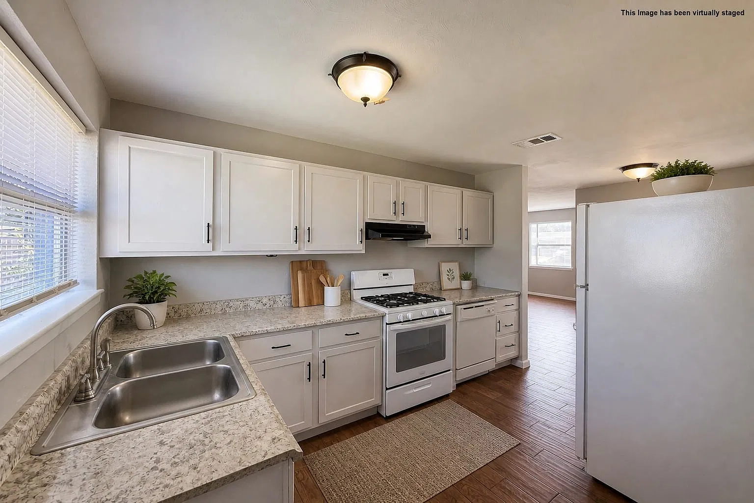 3 bed, 981 sqft, $1,800 — Photo 4