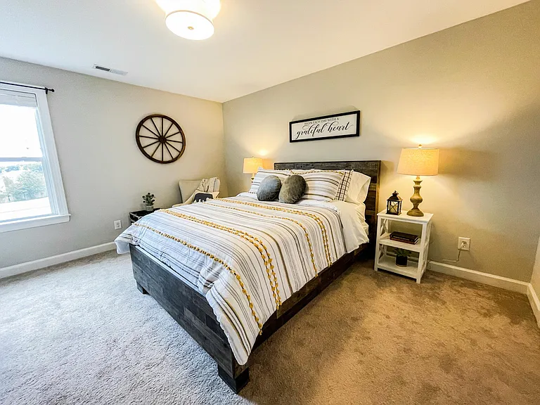 1010 Vanguard Dr — Photo 16