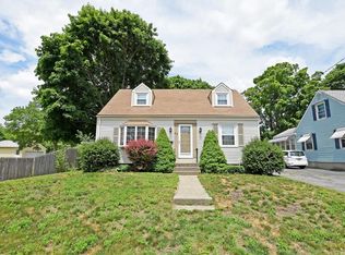 60 Winslow St, Riverside, RI 02915