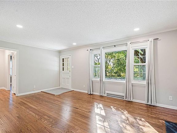 5th image of 5801 Ash Dr