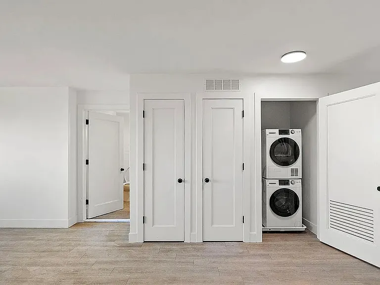 Market View Residences — Photo 6