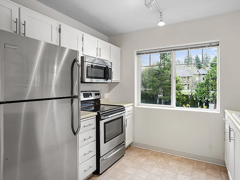 Woodview — Photo 10
