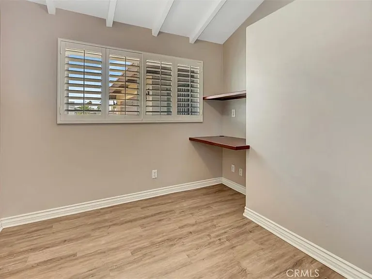 1522 W Robin Rd — Photo 16