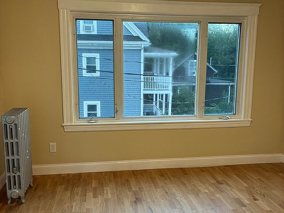 5th image of 108 Vernon St