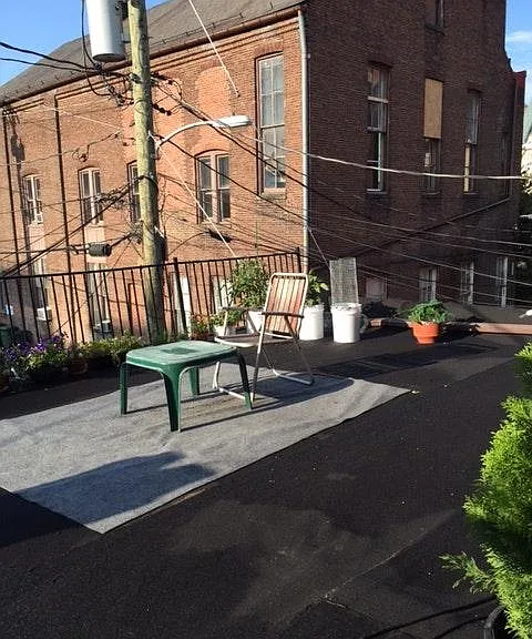 216 W Madison St #2R — Photo 4
