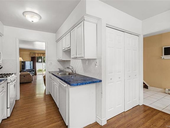 4th image of 73 Coolidge St