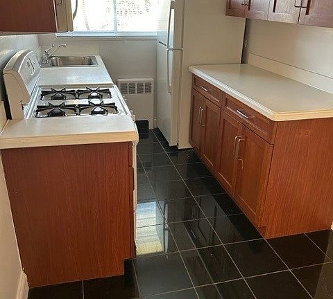 3rd image of 35 S Broadway APT A2