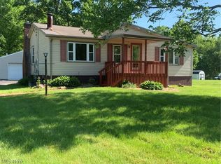 795 Carson Salt Springs Rd, Mineral Ridge, OH 44440