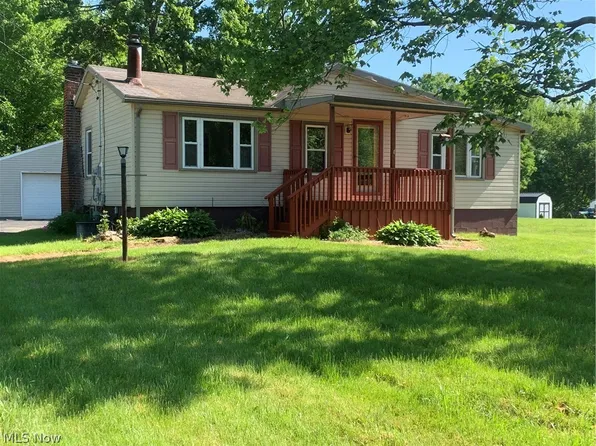795 Carson Salt Springs Rd, Mineral Ridge, OH 44440