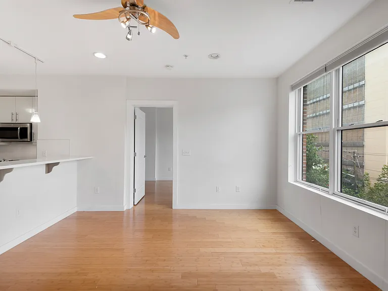 1325 Adams St #402 — Photo 7