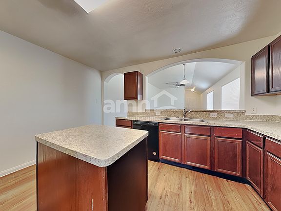 4th image of 2710 Bammelwood Dr