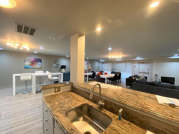 3rd image of 700 N Washington St APT 209