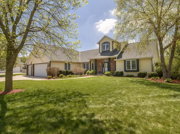 N74W24429 Red Tail COURT, Sussex, WI 53089