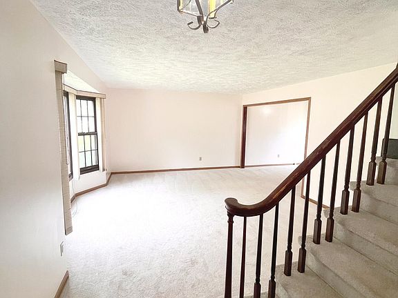 3rd image of 3226 Stonewood Dr