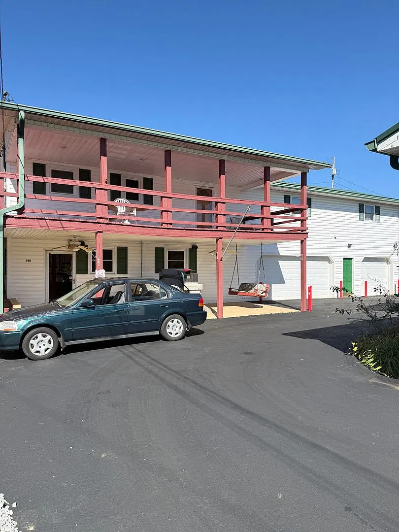 3 Bedroom/3 Bath Home in Jonesborough — Photo 3