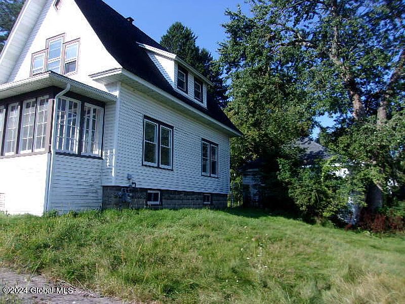 3rd image of 15 Whitmore Avenue