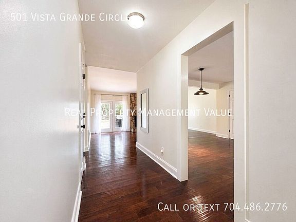 2nd image of 501 Vista Grande Cir