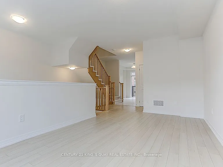 37 Sissons Way — Photo 8