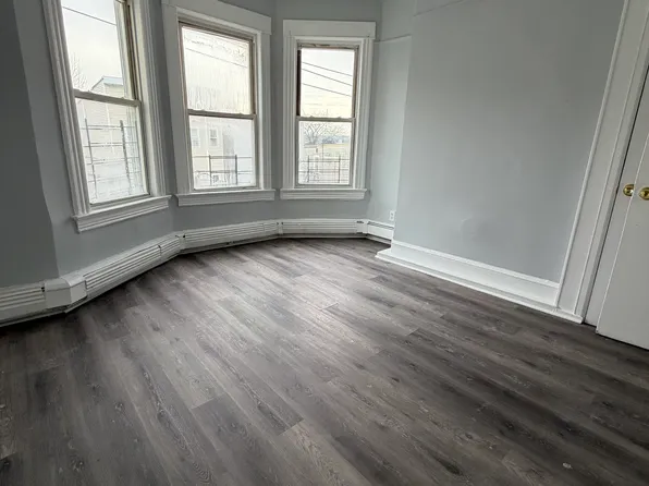 105 Maple St, Yonkers, NY