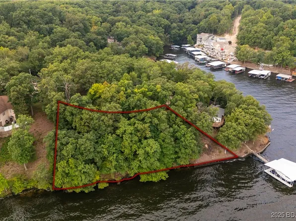 11 Bayliner Dr, Sunrise Beach, MO 65079