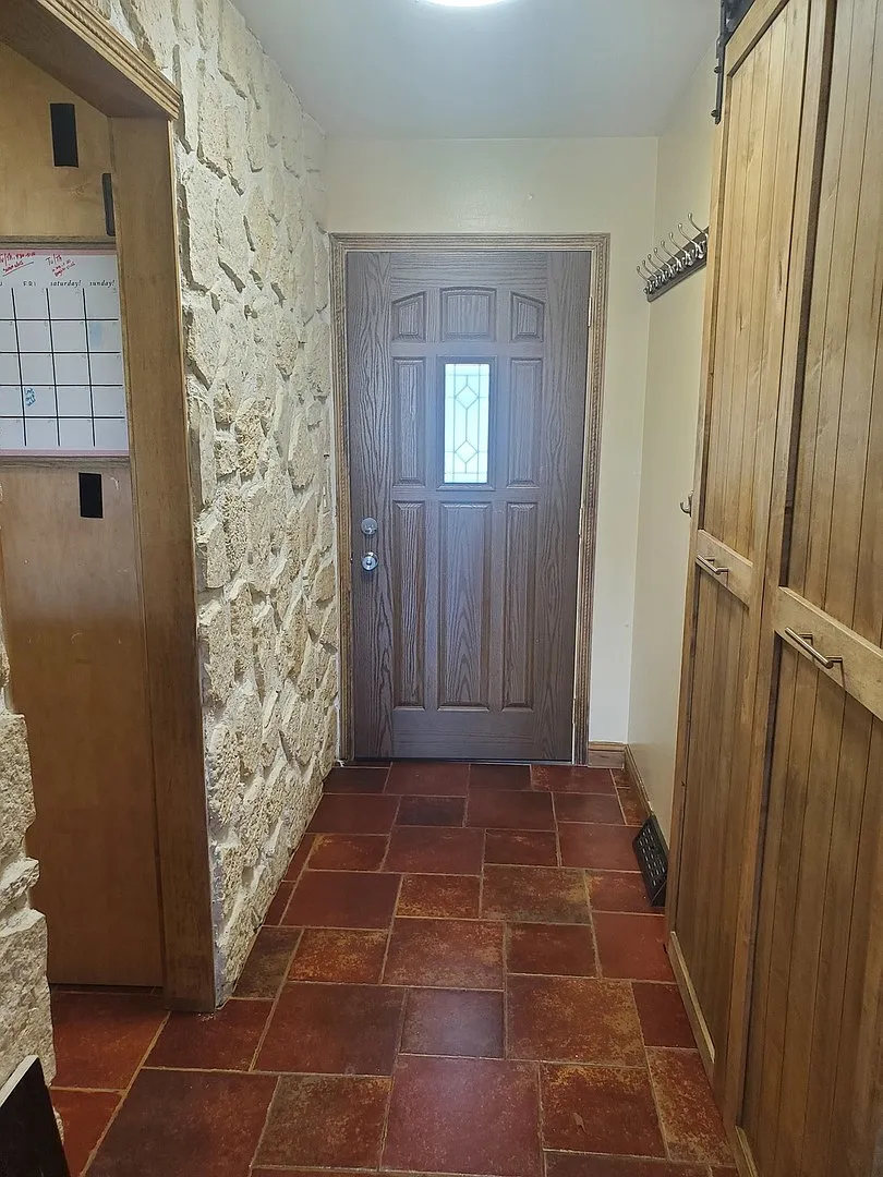 3 bed, 1587 sqft, $2,950 — Photo 4